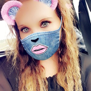 Melaniie45